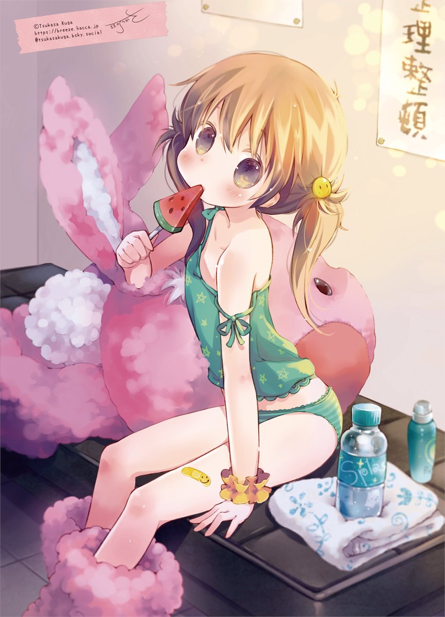 思ったよりも子供＆モフモフの絵が見ていただけたので、調子に乗って同じ系統の絵を✨
こちらは６年くらい前に出版された「電撃こどものもえおうVol.06」用に描きおろしさせていただいたイラストです🐰🍉