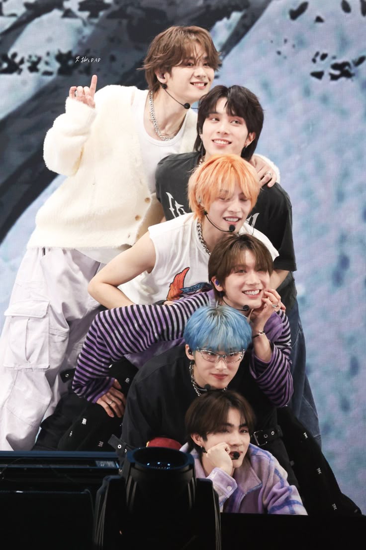 nct_menfess's tweet image. Happy anniversary Wayv💚
7OGETHER WITH WAYV
#WayV_7thAnniversary
#HappyWayVDay
#威神V出道七周年快乐
#오래보자_웨이션브이_7주년