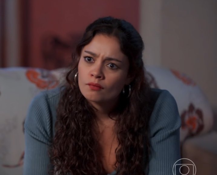 theekim7's tweet image. " como vocês se conheceram "
" foi por causa da droga "

a história de amor do raul e da joelly tá eu e a gerluce a meio hora paralisada #TrêsGraças