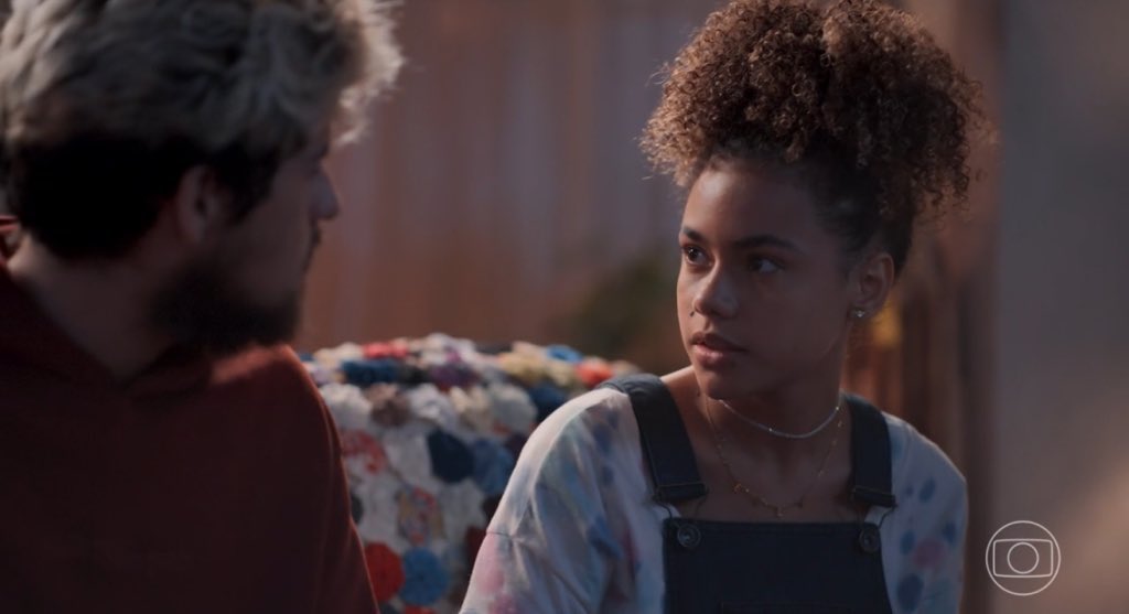 theekim7's tweet image. " como vocês se conheceram "
" foi por causa da droga "

a história de amor do raul e da joelly tá eu e a gerluce a meio hora paralisada #TrêsGraças