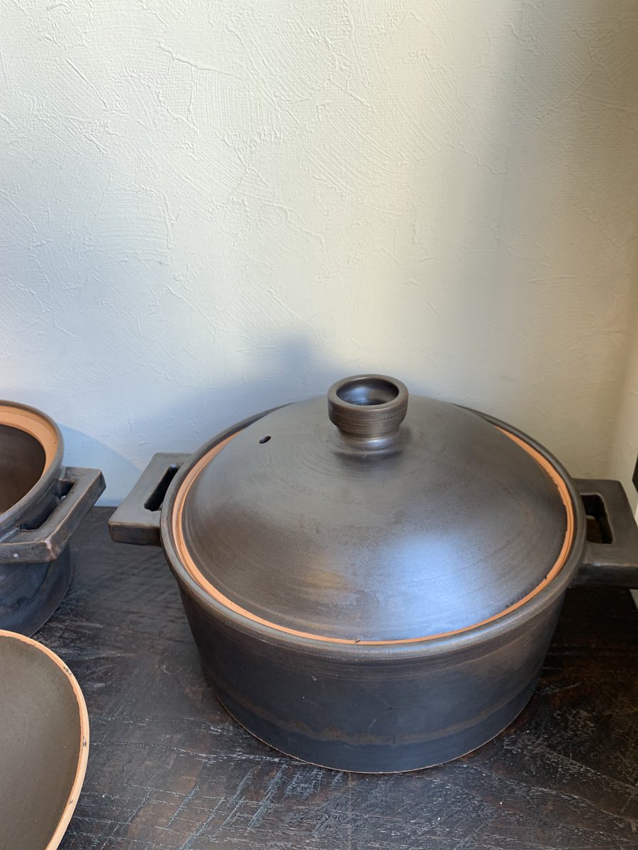 山小屋におひとつ持参してみては？

田村洋 器展
1/16-25
20休

作家在廊日
1/18.24.25

片手鍋は深さのあるもの浅めなものを選べます。両手鍋の土鍋も小さいものから大きいものまで揃っています。