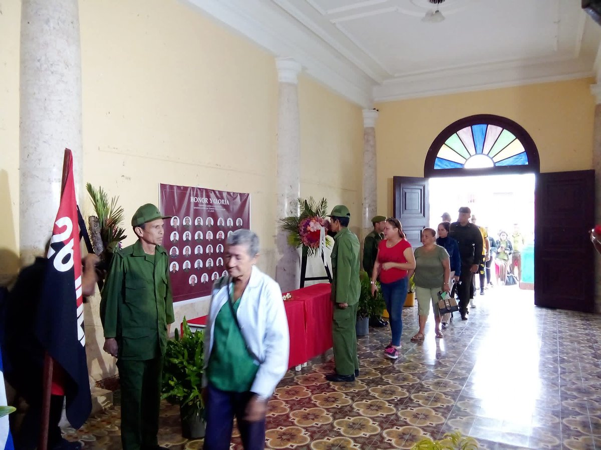 NipeAntilla's tweet photo. #Antilla honra a sus mártires en Venezuela🇻🇪��🇺. 32 vidas entregadas por la defensa de la Revolución Bolivariana y la integración latinoamericana. #HonorYGloria #CubaConVenezuela
#CitmaDelegaciónHolguín https://t.co/E710OVUD1E