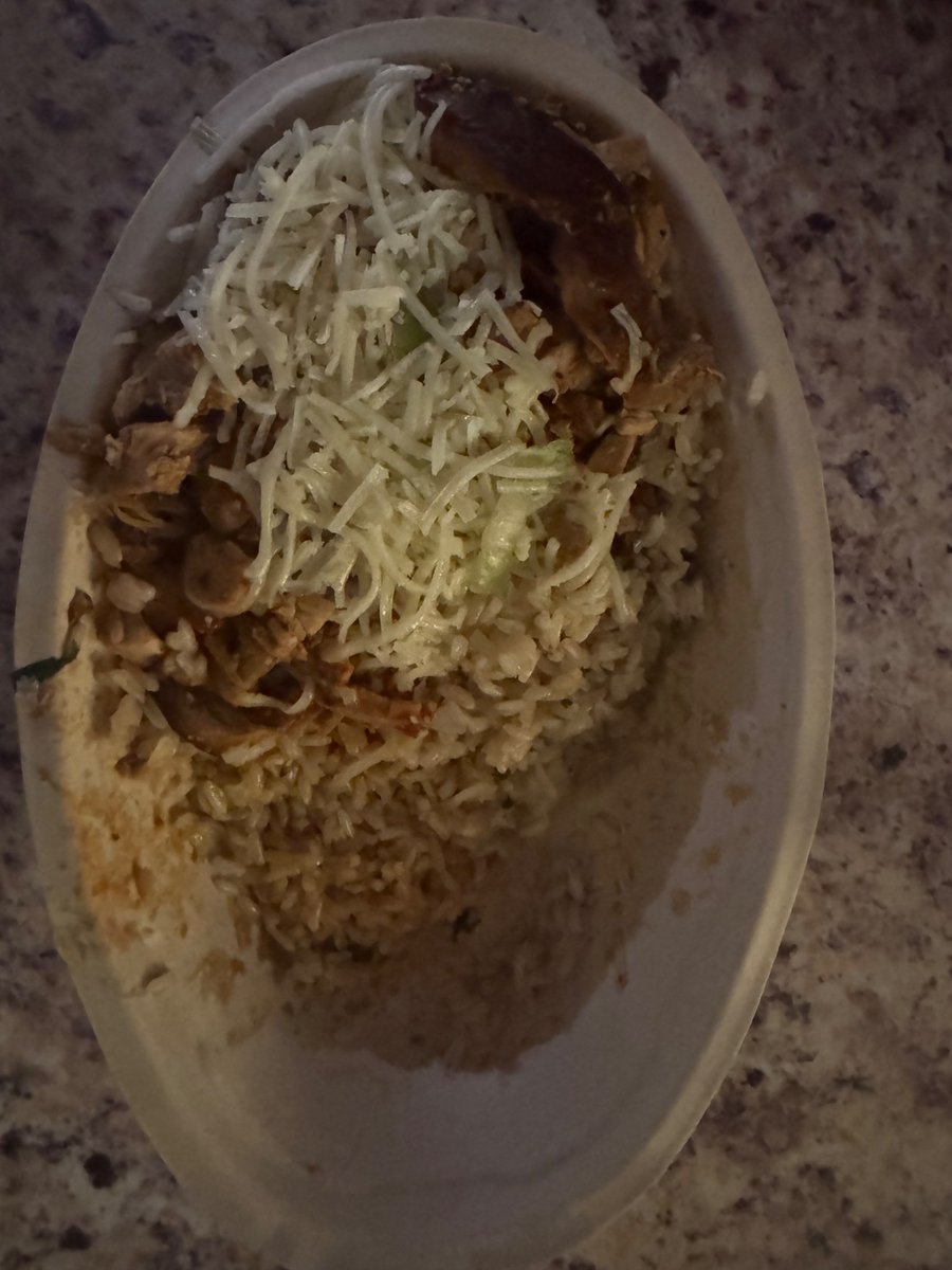 maxshannon321's tweet photo. @ChipotleTweets does this look like a burrito? https://t.co/o1Yb2z95G4