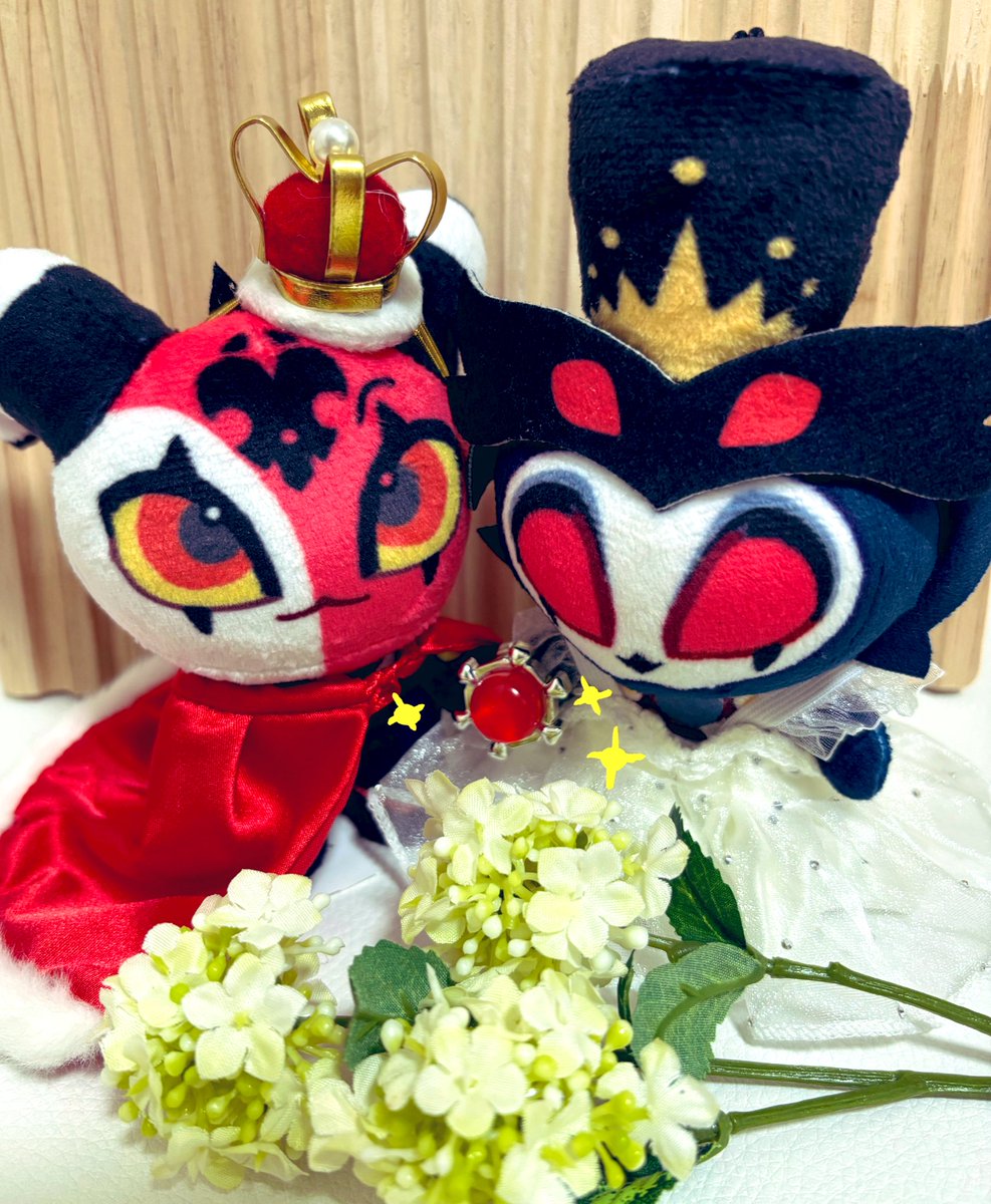 4c_bi3's tweet photo. 思い出してるよ 君と出会ったころ
何度もくり返した季節は
二人を変えてきたね😭

君は今誓い 愛する人の側で
幸せだよと 微笑んでる
確かなその思いで 鐘が響くよ😭

太陽は沈み いたずらに星は昇る
夜は眠り 朝を待つ😭😭😭

ワイの中の二人のイメソンです🦋 https://t.co/CUj7aKSd8q