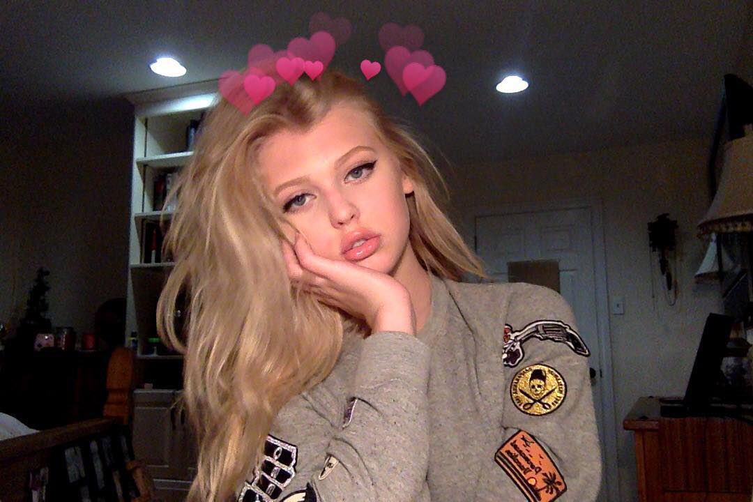 lorengrayhq's tweet photo. the original it girl ☆ #2016 https://t.co/UNqtPsnoWH