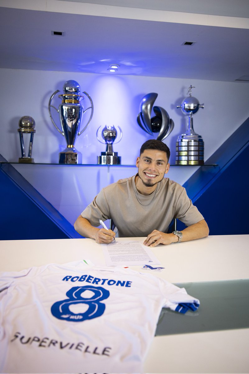 Velez's tweet image. Enamorado por la V azulada 🥰

VUELVE A CASA 💙