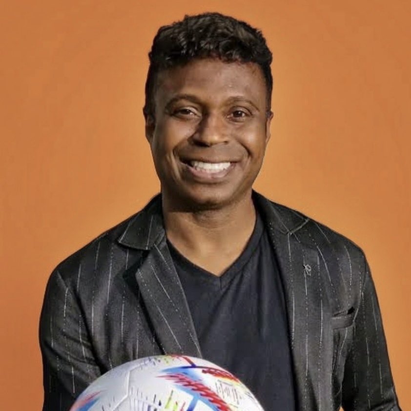 poponze's tweet image. A LAPADA! Após Pedro dizer que não está a fim de beber na festa, Edilson rebate:

“Você não tá afim de nada, mas aí você muda de opinião a cada 10 minutos.” #BBB26