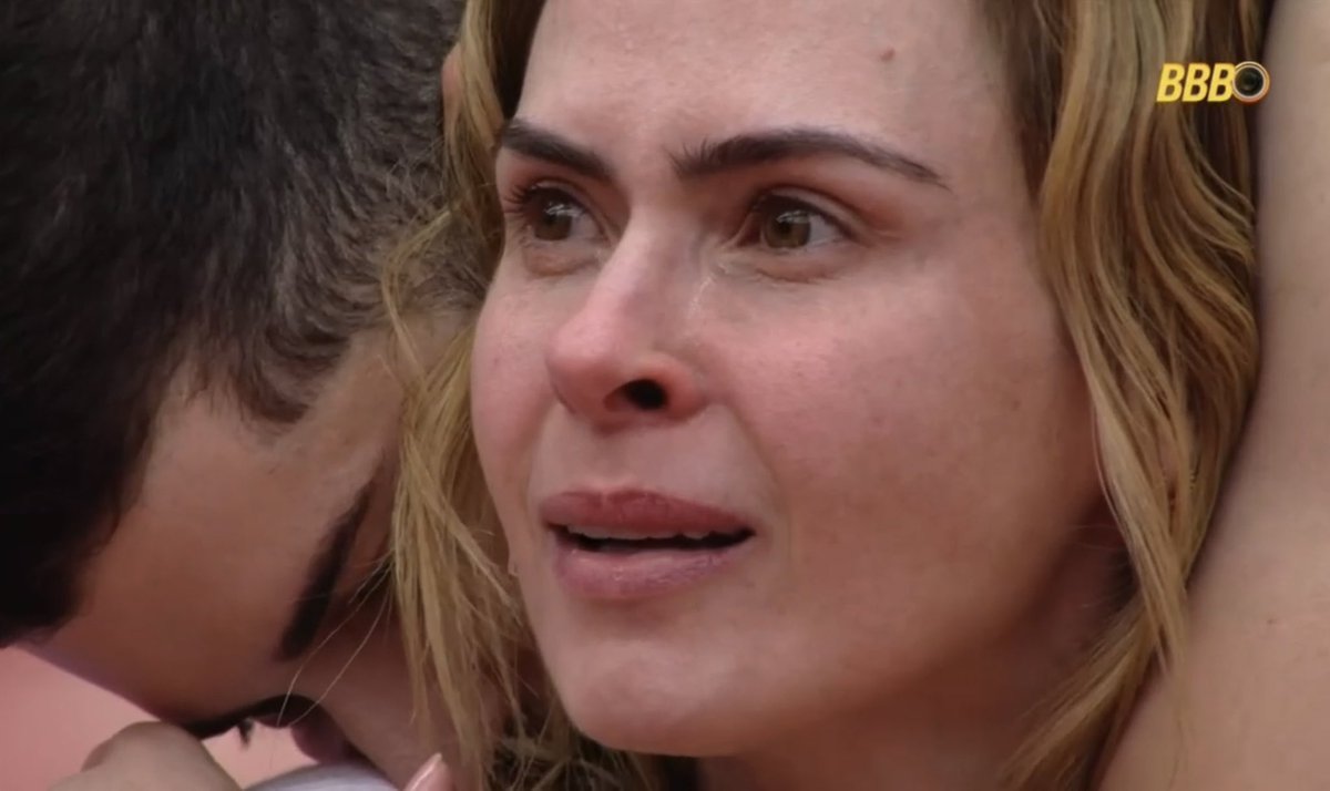 anapaularenault's tweet image. Tweet especial pra mandar só energias positivas pra Ana! Vamos juntos, meus Renaults! ✨👇🏻 #TeamRenault #BBB26