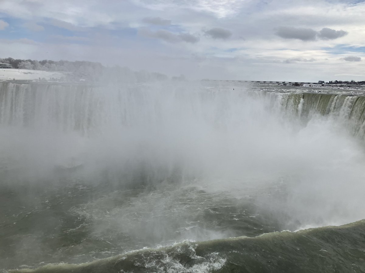 Great day at Niagara Falls with <a href="/NathanHPTCG/">Nathan Hargreaves</a> <a href="/KatyPTCG/">Katy ❄️</a> &amp; Austin.

Now time to watch my first ever live NBA game 😎🍺🏀