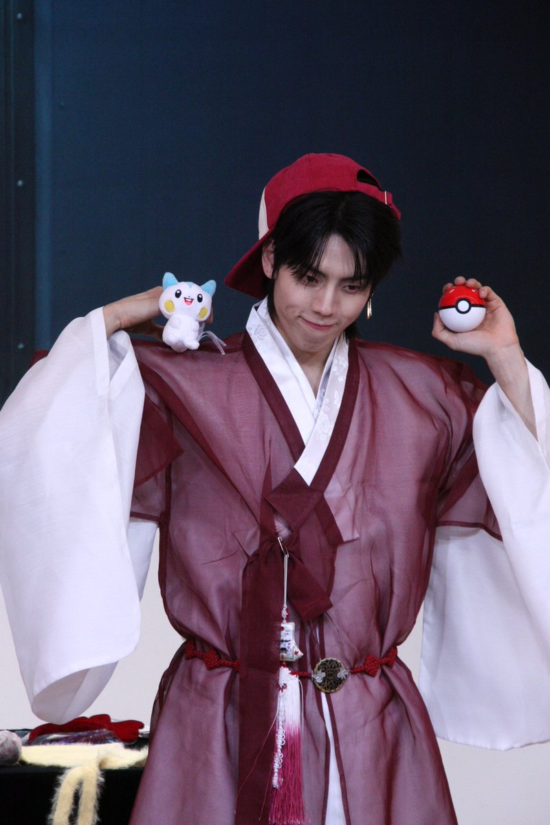 260117 애플뮤직 팬싸 동우

아.. 너무 예쁜데...?
기분이다 장동우 20살!!!!

#장동우 #동우 #인피니트 #infinite