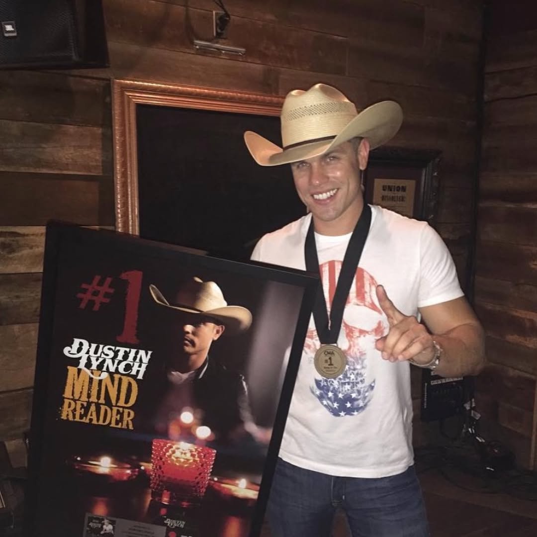 Dustin Lynch tweet media