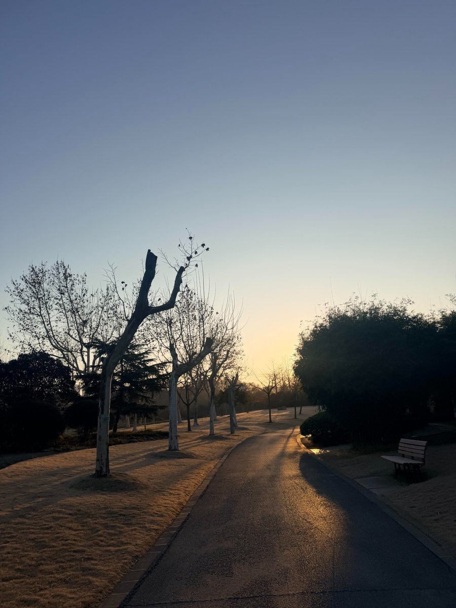 RunCollar7's tweet image. 土曜日の朝は少し静かでした。今日は走っている人はあまりいませんでした