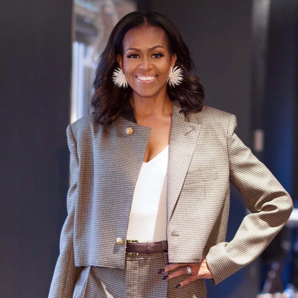 PopBase's tweet image. Happy 62nd birthday to the Grammy-winner Michelle Obama.