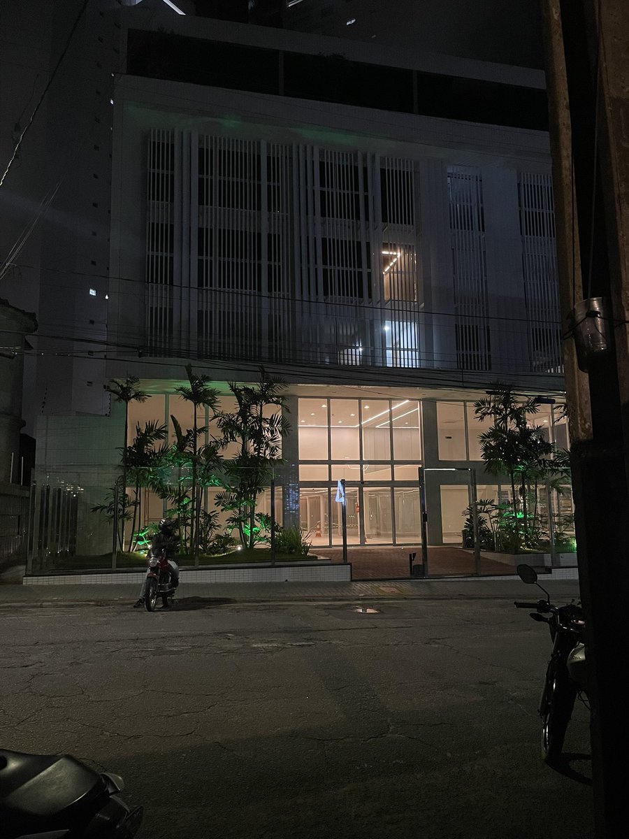 sarahvmcoo's tweet image. gente esse burgiff eh tão chique !