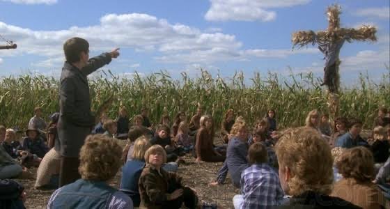 brxnomello's tweet image. 🚨Filmes de terror icônicos para maratonar gratuitamente no YOUTUBE.

🔪 A THREAD 🔪