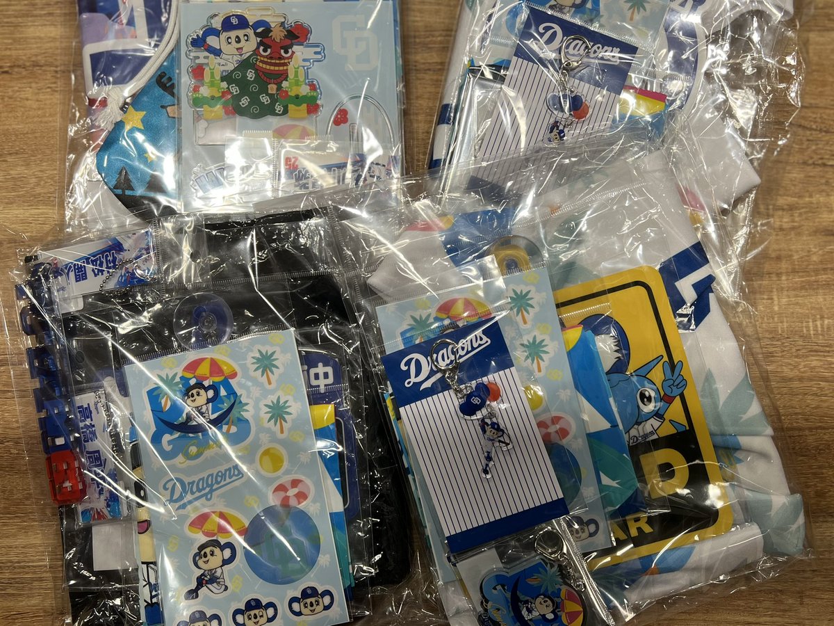 バラ売します　ドラゴンゲート　公式グッズ　まとめ売り 速報🐨 ＼ 『バラエティセット』3,300円(税込) ドアラのなつやすみ