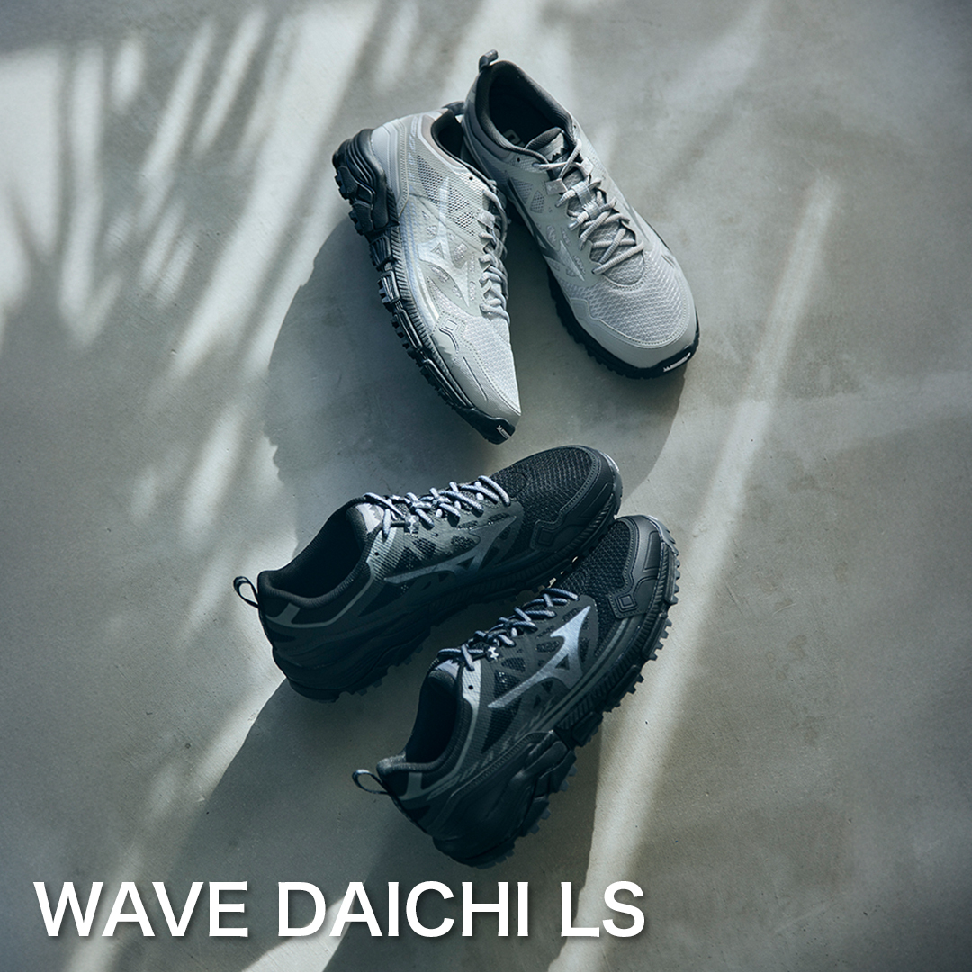 ◤￣￣￣￣￣￣￣￣￣￣￣￣￣ スニーカー NEW MODEL 登場✨ WAVE