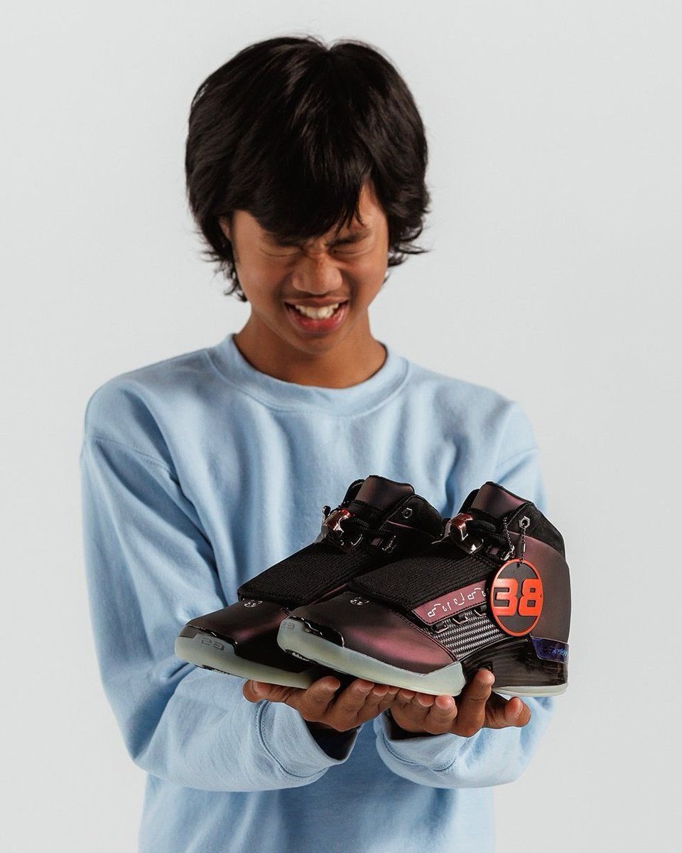 JustFreshKicks's tweet image. Hoping for a W tomorrow 🤞🏁