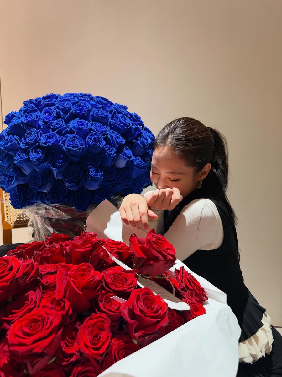 mlleruby's tweet photo. my two loves always make my special day more special. i'm embraced with gratitude 💙❤️ https://t.co/7Rhwt9VzkB
