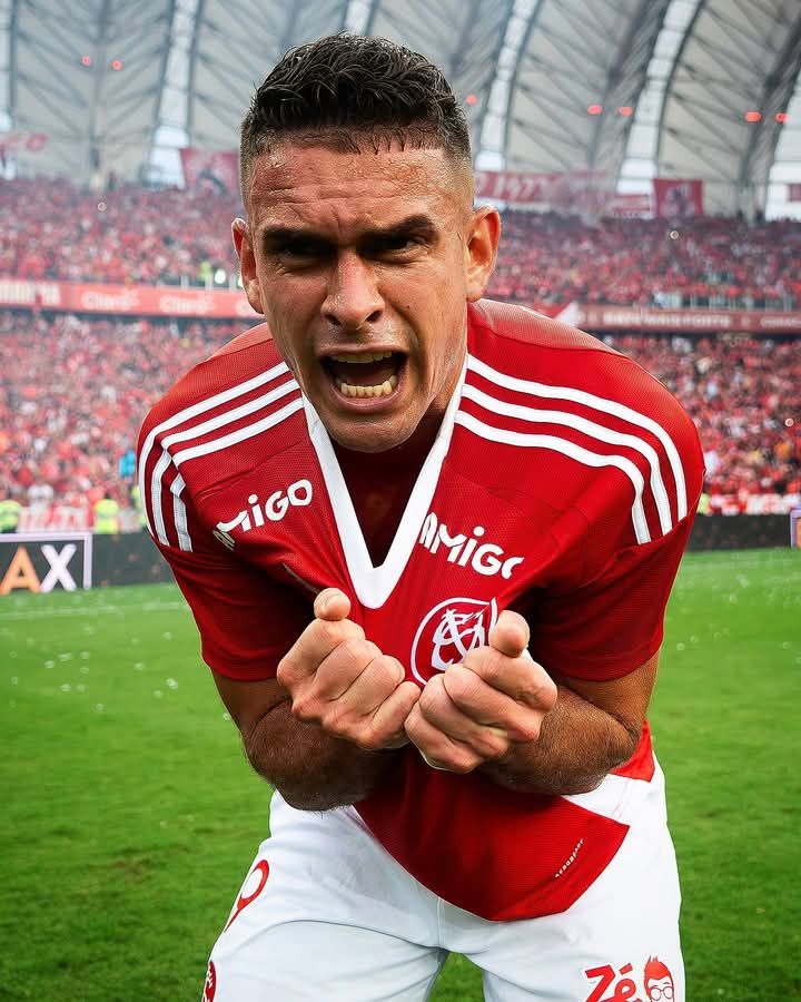 vini_hellmann's tweet image. ele já deu a volta por cima, 2026 do Inter passa pelo Borré, vai jogar muito!