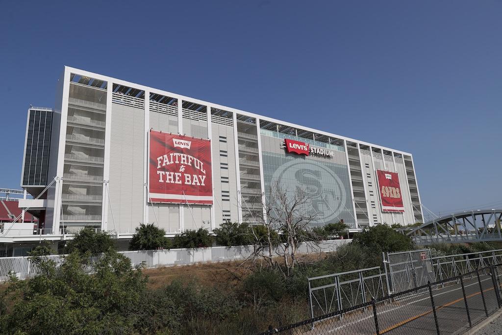 AviationWeek's tweet image. 🏈 @SuperBowl LX kicks off Sunday, Feb. 8, at Levi’s Stadium in Santa Clara, California. The #FAA has issued guidance for general aviation pilots flying in the San Francisco Bay Area from Feb. 4-10, with a Notam coming in late January outlining game-day procedures and route