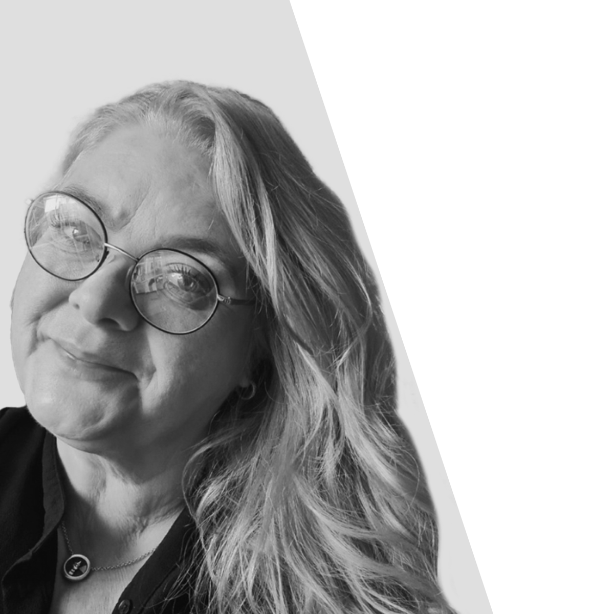WoolfUniversity's tweet photo. Congratulations to Dr. Pearl Brock, PhD graduate at GCAS College Dublin, one of Woolf’s colleges.
Her research bridges psychotherapy, narrative, and Jungian thought, uniting academic depth with decades of clinical practice. https://t.co/QbTAJ47BjM