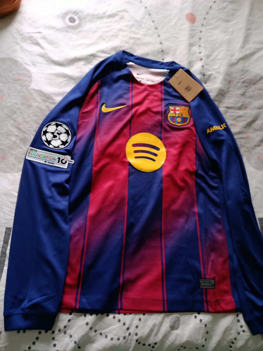 cafcontreverse's tweet image. J'ai commandé se t-shirt sur le site web 🇨🇳gakits.com le 28/12 et ils sont arrivés  le 13/01

Maillots de barcelone manche longue m.gakits.com/2024-25-BA-Hom…