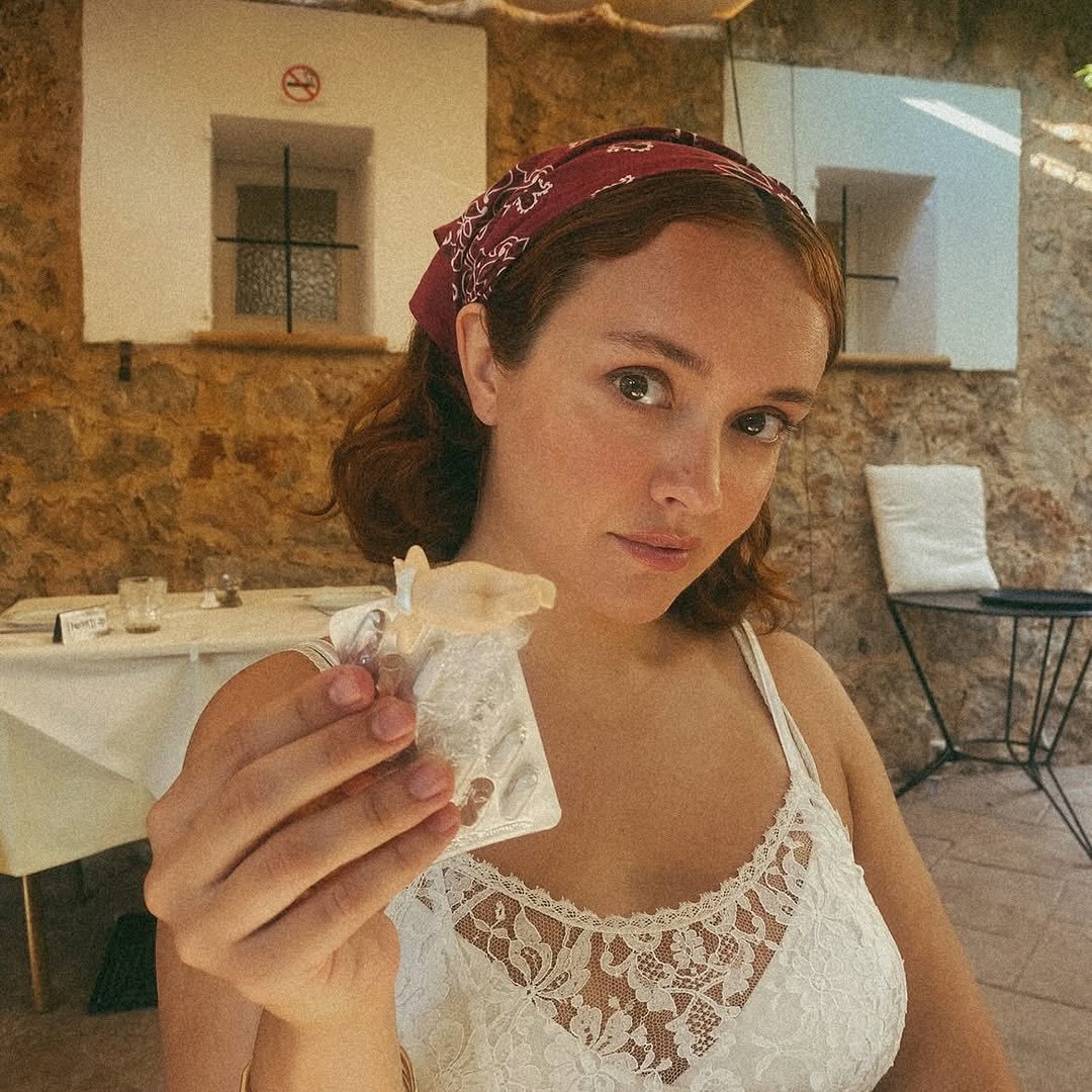 olivia cooke, what a woman