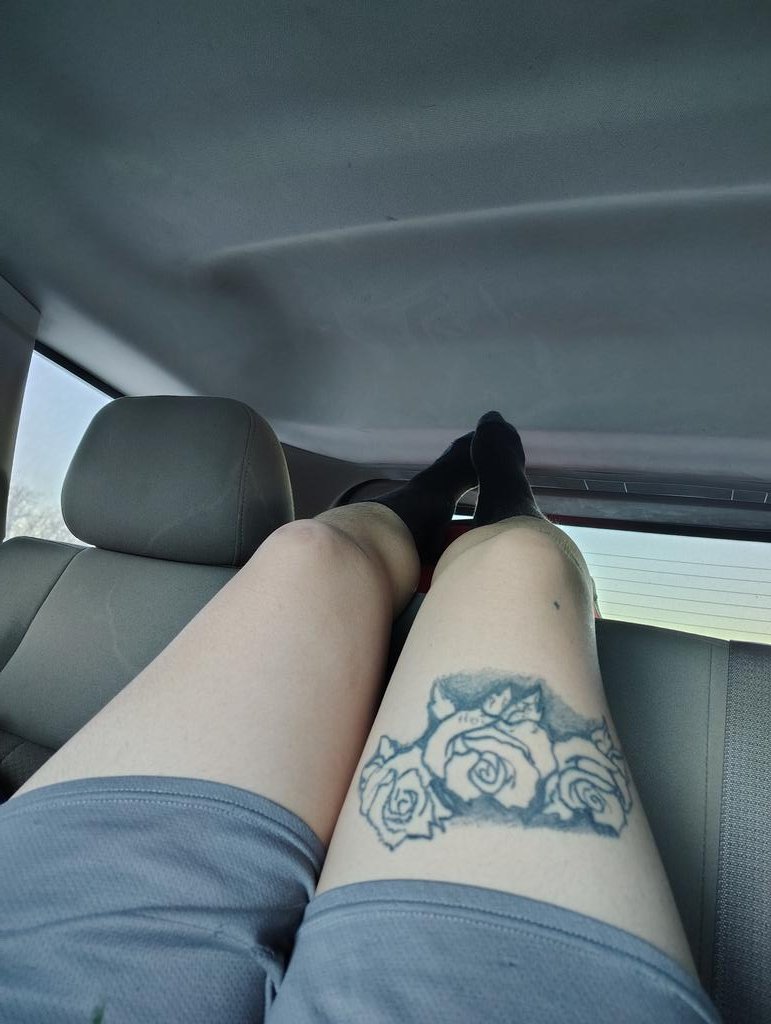 sihasinn's tweet photo. i've been thinking about car sex a lot lately. 😭 also, look at dem thighs. #thickthighssavelives #goonette #thighs #thighfetish https://t.co/vicVJwIZto