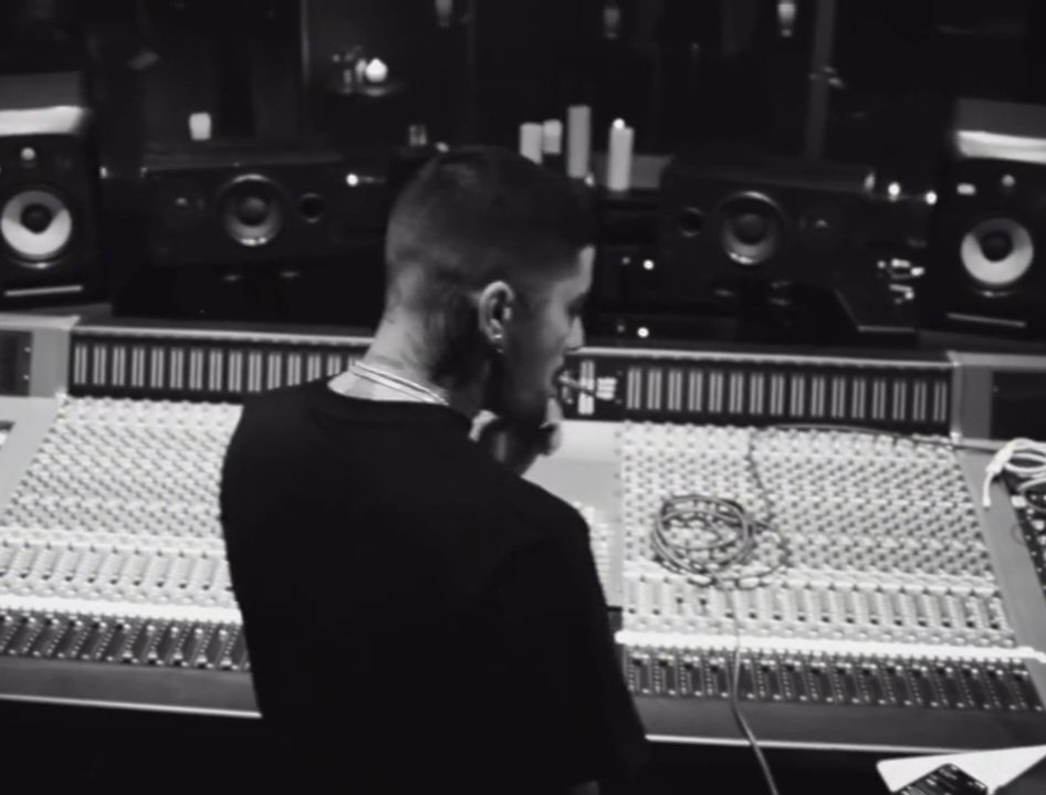 ztardustzz's tweet image. 2016                                 2026