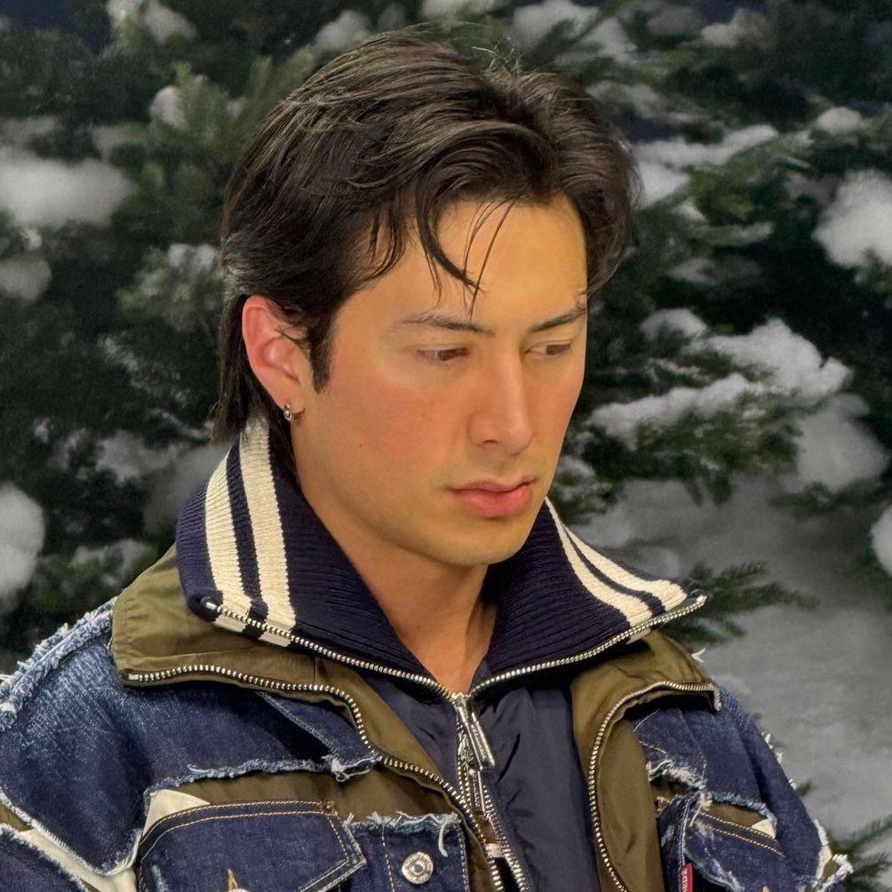 valevxnn's tweet image. so pretty it pisses me off