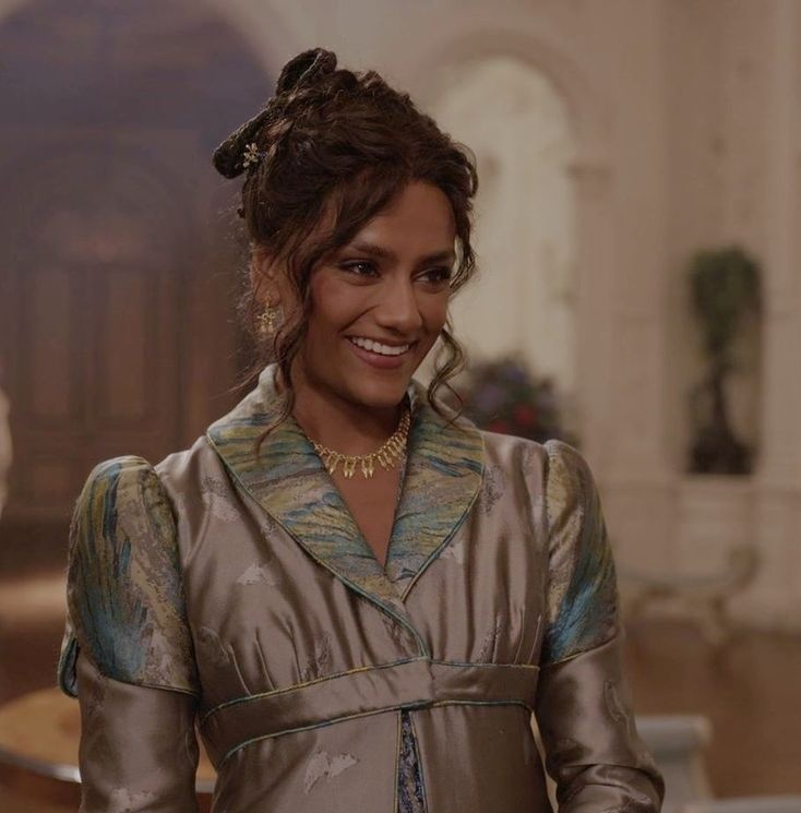 Nvm_idku's tweet image. NO ONE in the history of bridgerton has EVER worn THIS lifeless dull metallic color palette before this white old man decided its the pallette he will use for the beautiful dark skinned women. Its heartbreaking to see woc from his perspective/vision