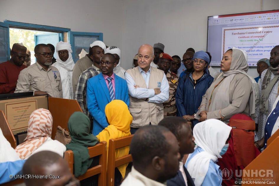 BarhamSalih's tweet image. Leaving Chad, I am deeply grateful to UNHCR teams doing lifesaving work every day.

I also carry profound appreciation for the communities hosting Sudanese refugees.

Their solidarity is extraordinary. But not infinite. The world must step up its support for the people here.