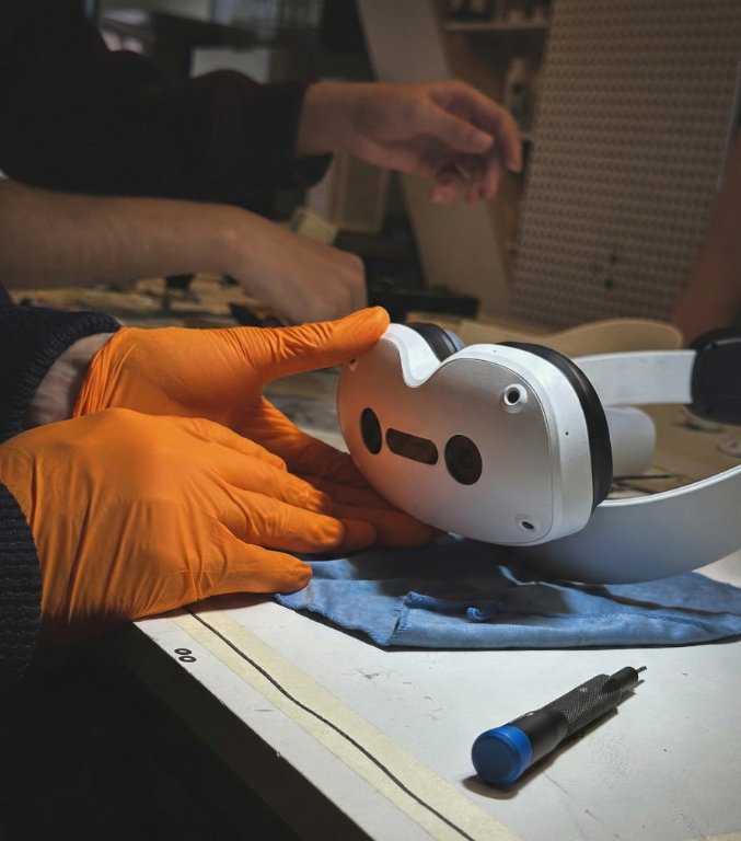 2 years of hard work, doubt, risks, sweat and pure love for VR/MR coming together next week for an incredible world premiere. Want a demo? DM me.
I am so, so happy to see everything fit together and incredibly proud of the Lynx team and amazing partners.