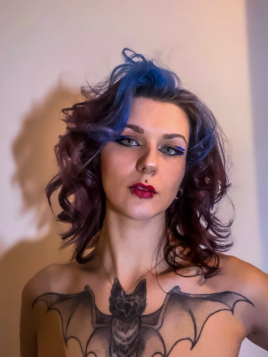 CheshireTrippy's tweet photo. Autoportrait 🖌️ https://t.co/aTaQq6F9sf