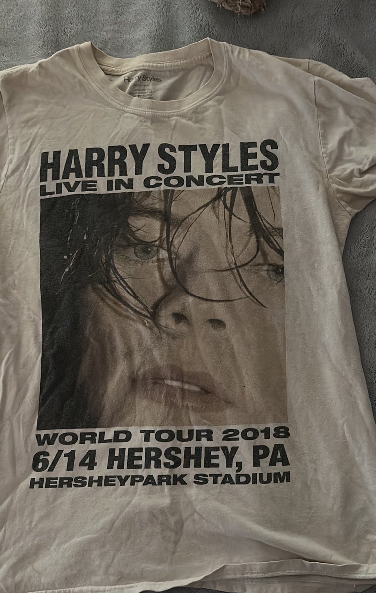 glossyhs's tweet image. not new to this, im true to this