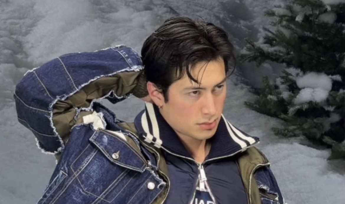 rozanover's tweet image. hudson's pink cheeks and plump lips are to DIE FOR (and i know makeup helps but) oh that korean skincare routine is doing an amazing job he looks like a DOLL