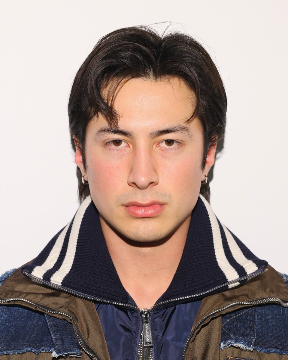 rozanover's tweet image. hudson's pink cheeks and plump lips are to DIE FOR (and i know makeup helps but) oh that korean skincare routine is doing an amazing job he looks like a DOLL