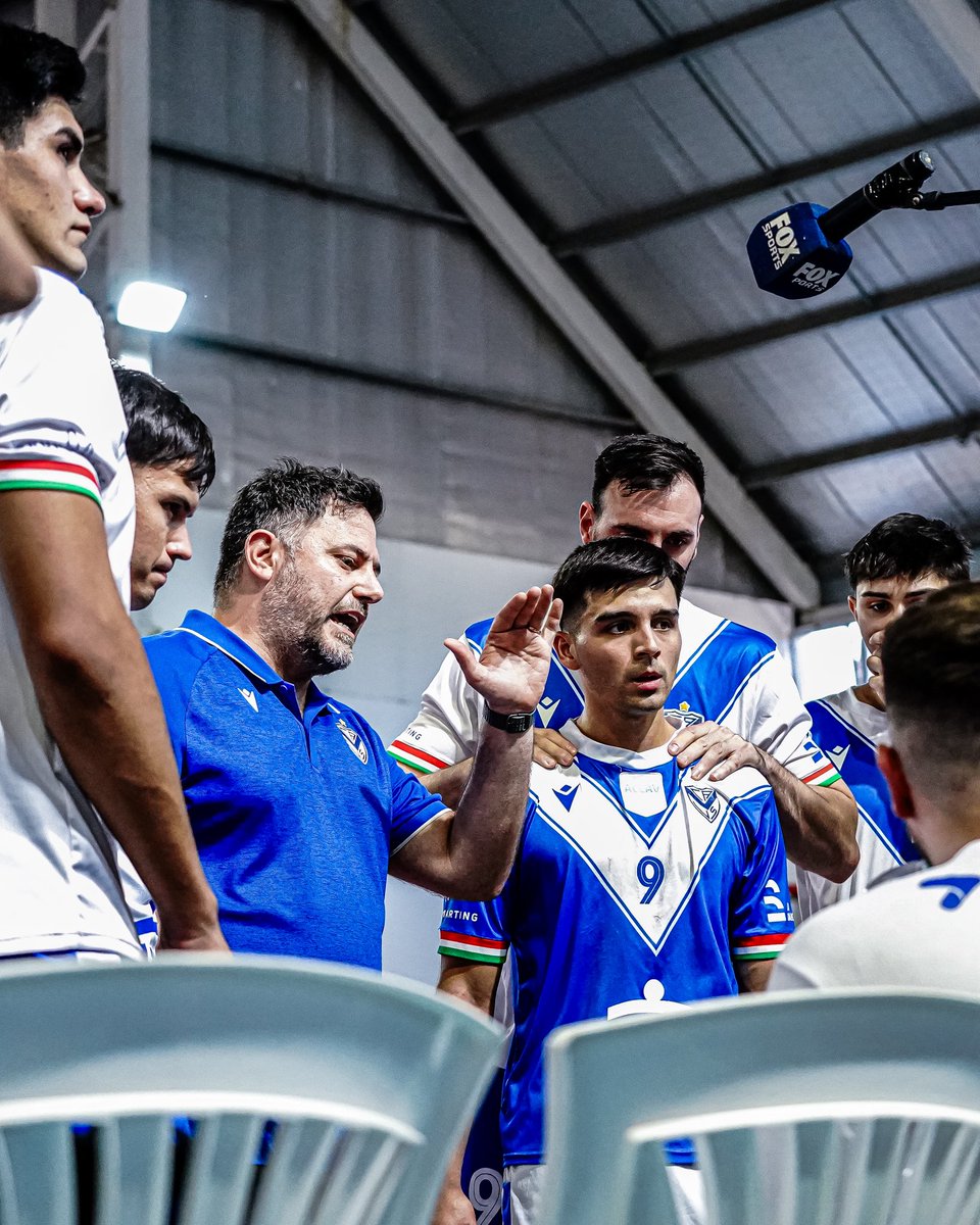 VoleyACLAV's tweet photo. EL TIEBREAK SE LO LLEVÓ CTG 🐺🔥
El equipo tucumano venció a Vélez por 3-2 y se lleva su primera victoria del #TOUR2 📌
🔜 UPCN 🆚 RIVER | Por Fox Sports https://t.co/AKBn3a7kUP