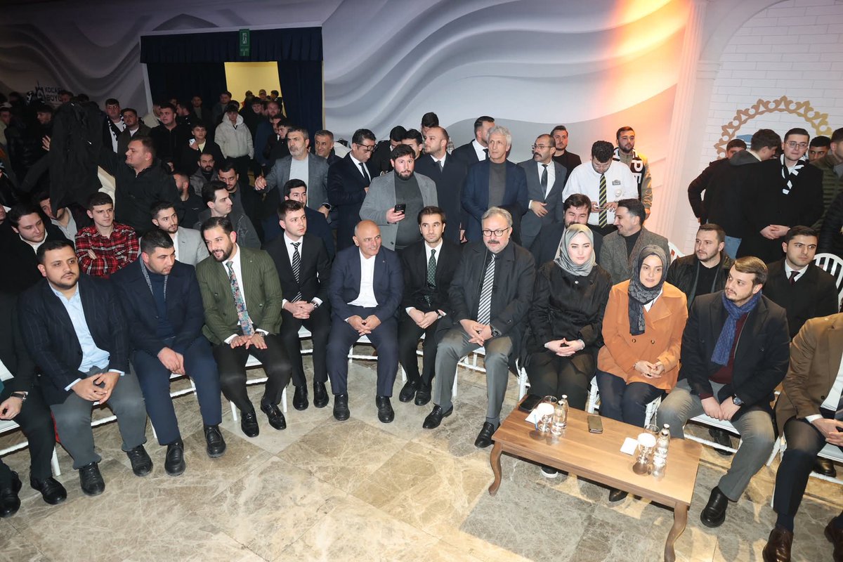 DCSiviloglu's tweet image. İz Bırakan Gençlik Buluşması’nda heyecan, inanç ve kararlılıkla bir aradaydık.
AK Parti Gençlik Kolları Başkanımız Sn. @avyusufibis ’in öncülüğünde gençliğimiz bu davanın en büyük gücüdür.
Kocaeli gençliği hazır, kararlı ve iz bırakıyor.✊🔥