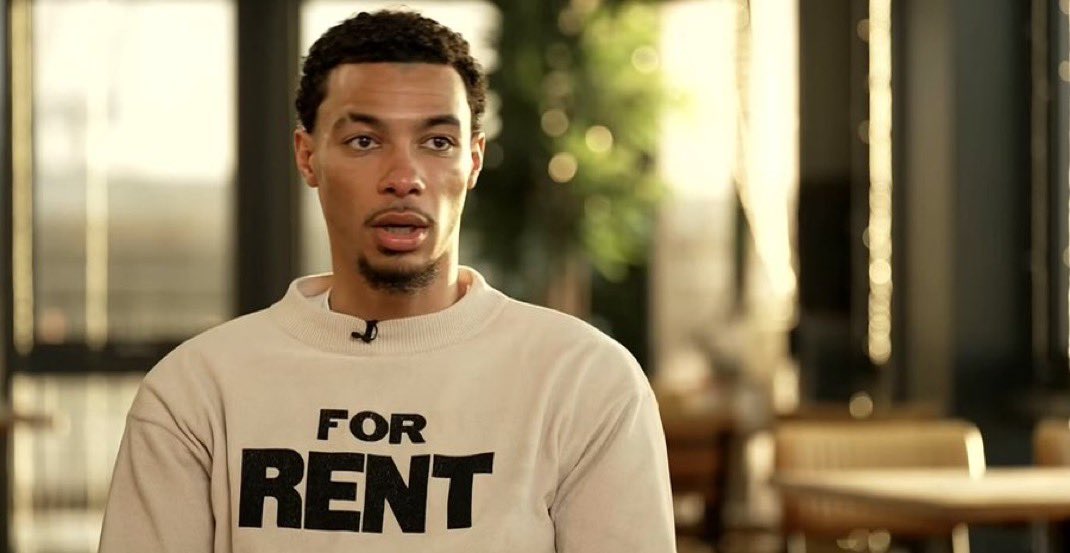 🚨 Hugo Ekitike 🇫🇷 :

« 𝗝𝗘 𝗦𝗨𝗜𝗦 𝗦𝗜𝗠𝗣𝗟𝗘𝗠𝗘𝗡𝗧 𝗛𝗘𝗨𝗥𝗘𝗨𝗫 𝗗’𝗔𝗩𝗢𝗜𝗥 𝗥𝗘𝗝𝗢𝗜𝗡𝗧 𝗖𝗘 𝗖𝗟𝗨𝗕… 𝗘𝗧 𝗝𝗘 𝗖𝗢𝗡𝗦𝗧𝗥𝗨𝗜𝗦 𝗠𝗔 𝗣𝗥𝗢𝗣𝗥𝗘 𝗛𝗜𝗦𝗧𝗢𝗜𝗥𝗘. »