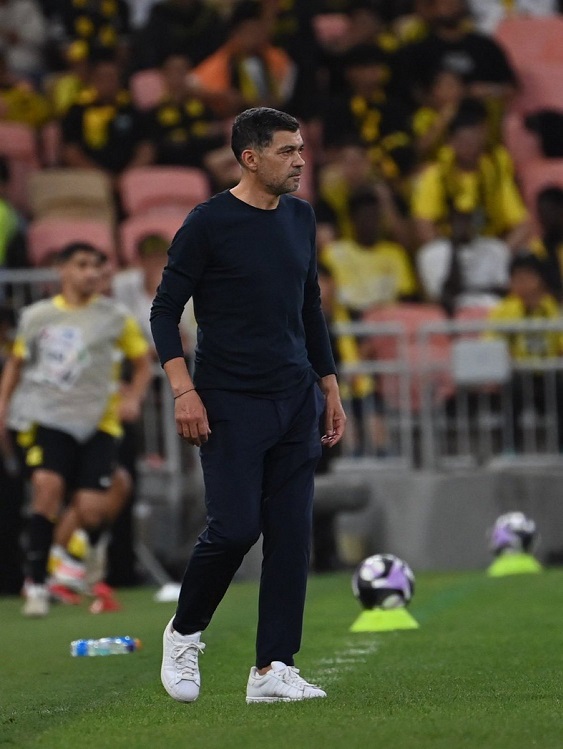 futbolarena's tweet image. Al Ittihad yönetimi ve Sergio Conceiçao, Kante'nin Ocak ayında ayrılmasına hâlâ onay vermedi. Kulüpler arasında görüşmeler devam ediyor. (Sky DE)