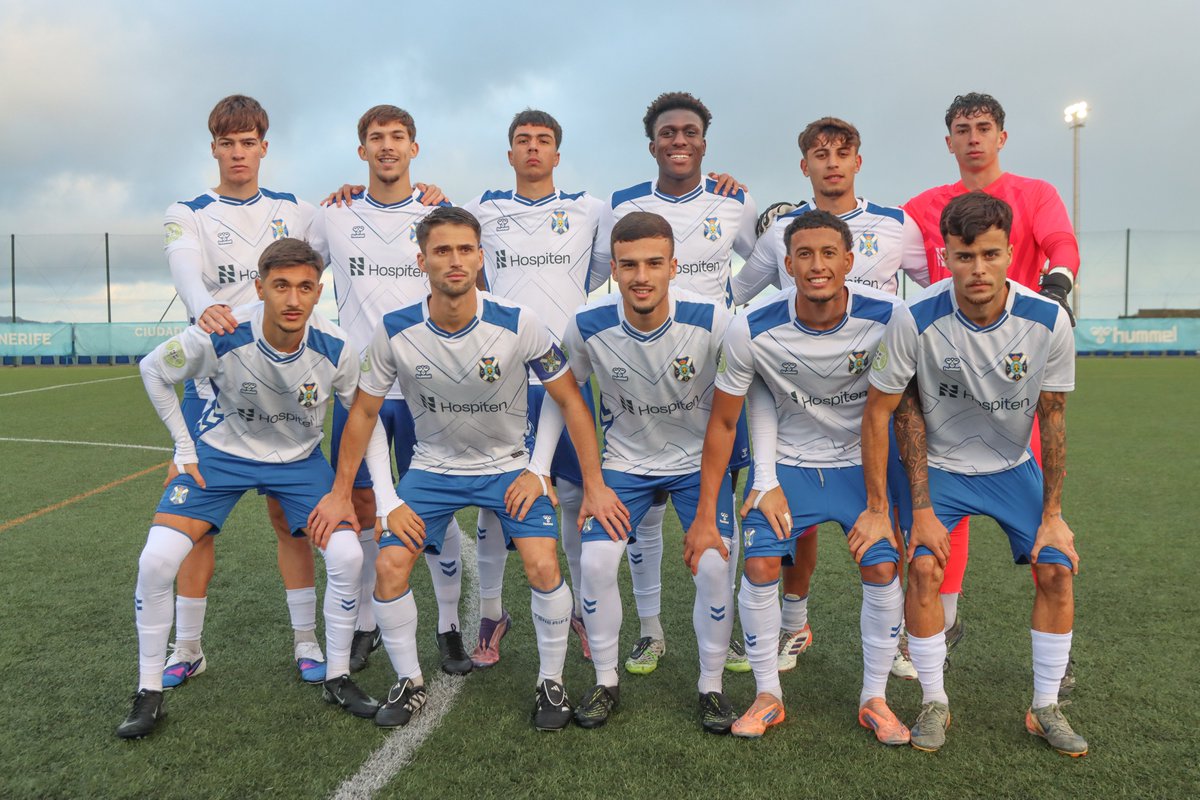 📈 El #CDTenerifeC, juventud y confianza para destacar en lo más alto de la #TerceraFederación.

🔝 El segundo filial #blanquiazul es el colíder del grupo canario, cuya media de edad es de19,59 años.

▶️  youtu.be/qdaRogmbyM0

#CanteraCDT <a href="/CDTOficial/">CD Tenerife 🏴󠁧󠁢󠁳󠁣󠁴󠁿</a> #LaBregaNosUne #DISAFÍO