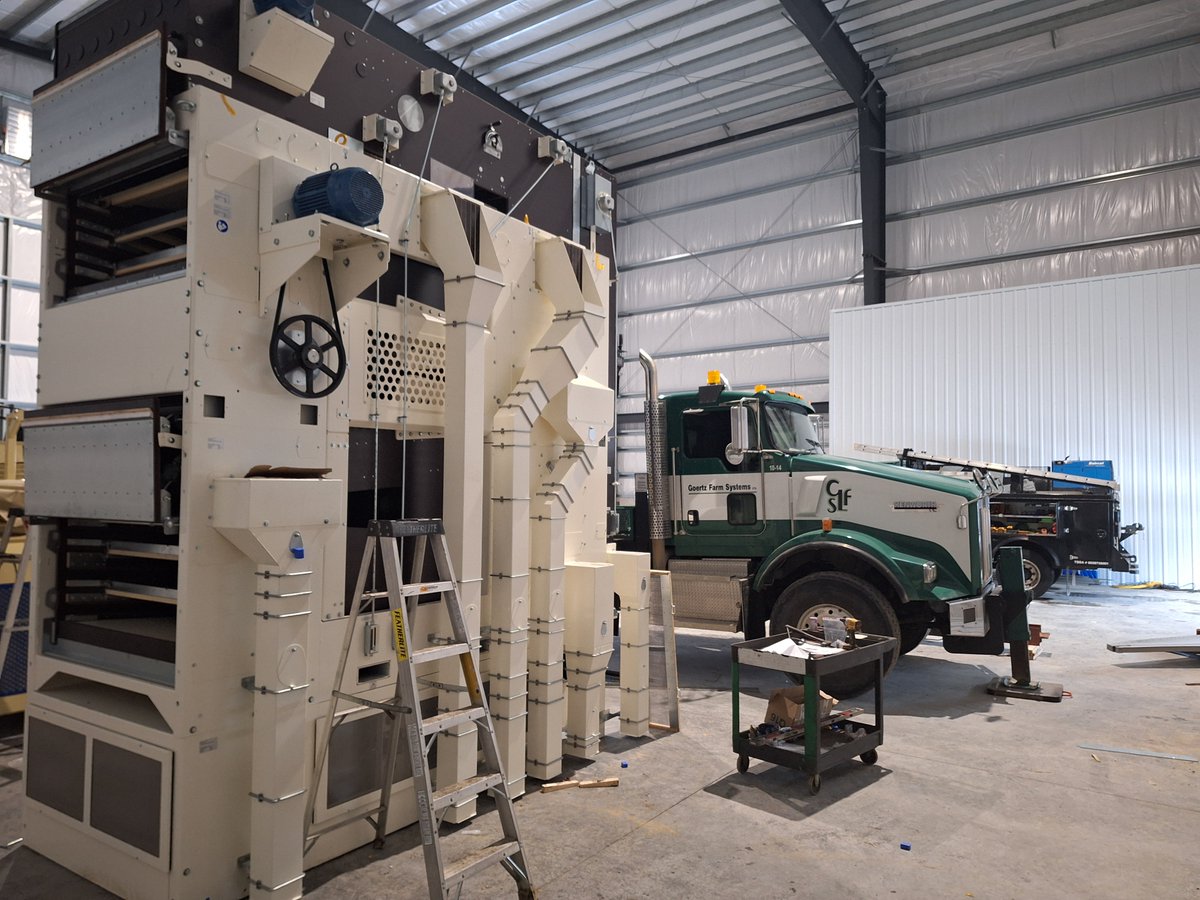 Another Cimbria Delta 108 screen cleaner with "bottom air" assembled prior to installation in Ontario.
#CimbriaDelta
#NexeedInc
#themoreairthebetter