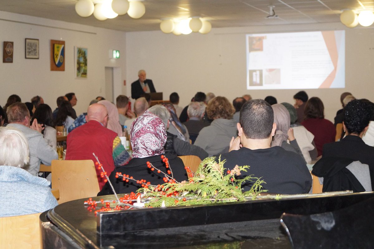 ldk_ev's tweet photo. Was für ein wunderbarer Abend!
Bei unserer Veranstaltung „Jesus im Dialog“ durften wir zahlreiche interessierte Gäste begrüßen – aus verschiedenen Gemeinden, Religionen und Altersgruppen. https://t.co/dChpFHArec