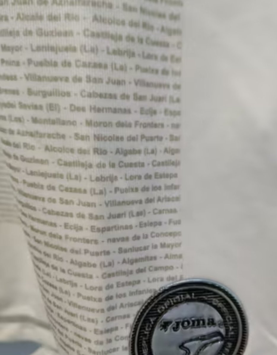 #AtrapameCSur El Sevilla fue precursor en llevar a los pueblos sevillanos en su equipación. Gran error por parte de vuestro programa.