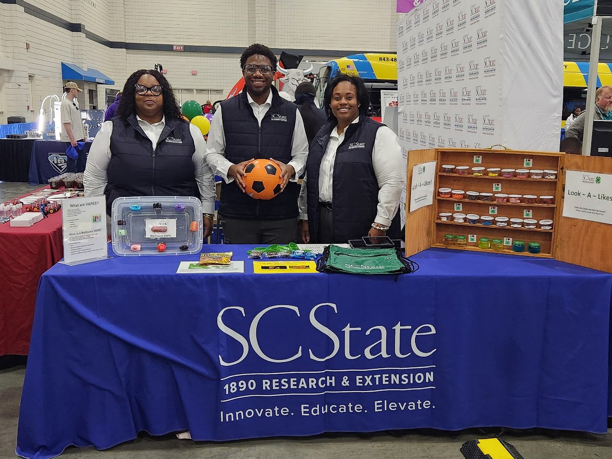 SCState1890's tweet photo. Our 4-H Youth Development, Sustainable Agriculture, and Family Nutrition and Health agents from the Coastal, Pee Dee and Santee-Wateree regions joined Pathway2Possibilities SC in Myrtle Beach to introduce middle schoolers to careers in agriculture, food and natural resources.🌱 https://t.co/8jwrFeQ3kT