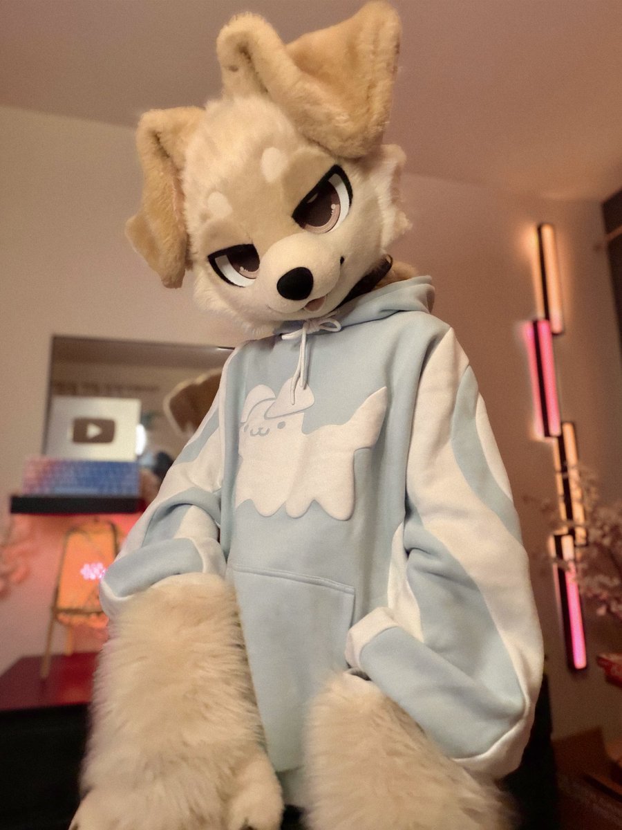 narpylive's tweet image. SWIRL HOODIE GIVEAWAY 💙🩷

rt + follow me for a chance to win! (3 winners) 
ends january 23rd!