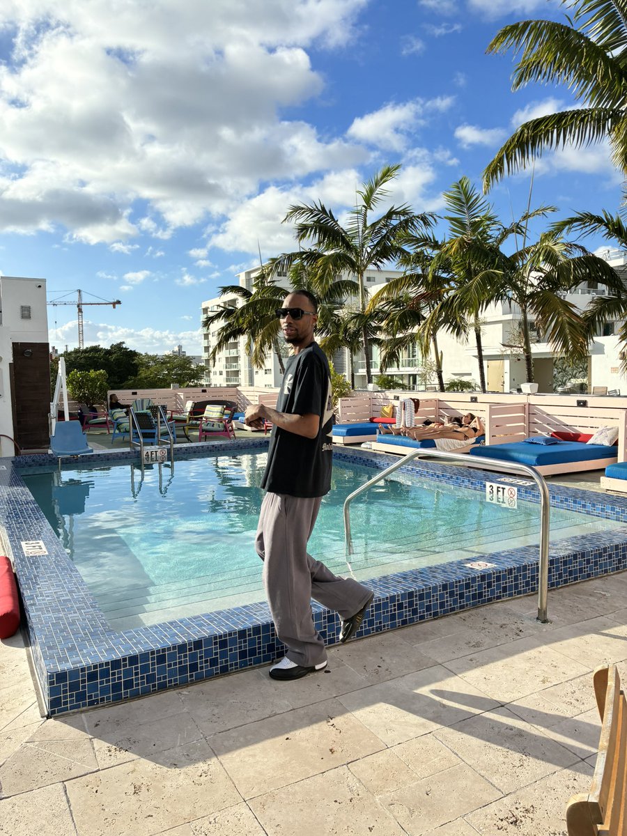 SelfmadeTK tweet media