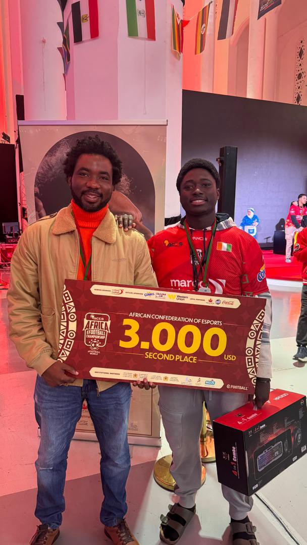 La Côte d’Ivoire s’incline en finale, mais quitte la compétition la tête haute.

OKA Martinez a livré une prestation de très haut niveau, imposant le rythme et multipliant les phases offensives tout au long de la rencontre.

Malgré la défaite au tirs aux buts, sa performance a